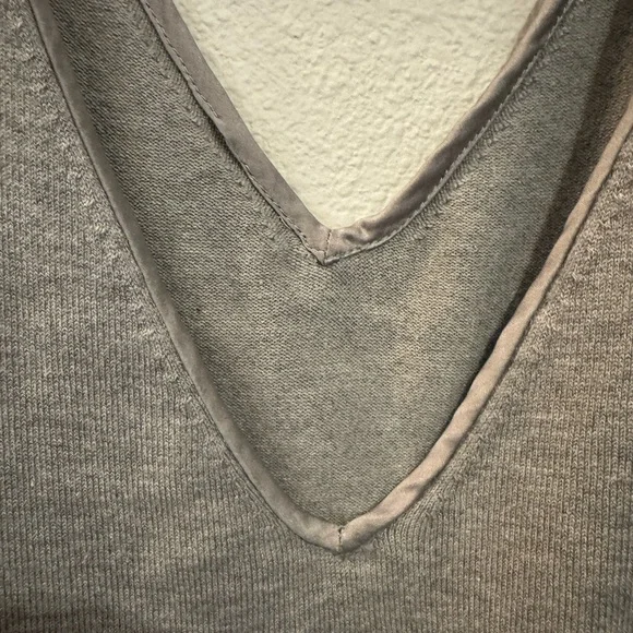 Gray Fitted Sleeveless Tank Top - Picture 4 of 6